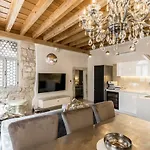 Berislavic Palace Apartmán *