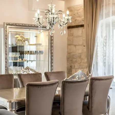 Apartamento Berislavic Palace *