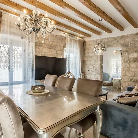 Berislavic Palace Apartamento
