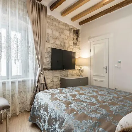 Berislavic Palace Apartman *