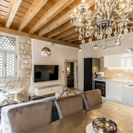 Berislavic Palace Daire *