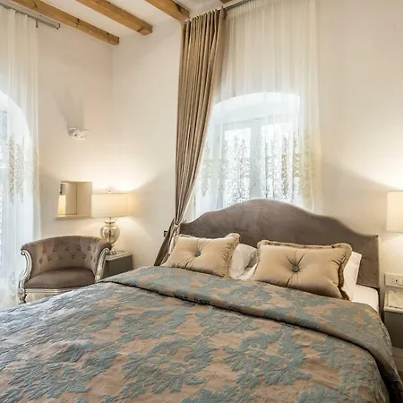 Daire Berislavic Palace *