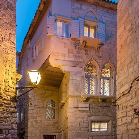 Daire Berislavic Palace Trogir
